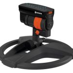 Gardena Viereckregner AquaZoom compact: Regner zur Bewässerung von Nutzflächen von 9-216 m², Reichweite 3-18 m, Sprengweite 3-12 m, integrierter Innenfilter (18708-20)